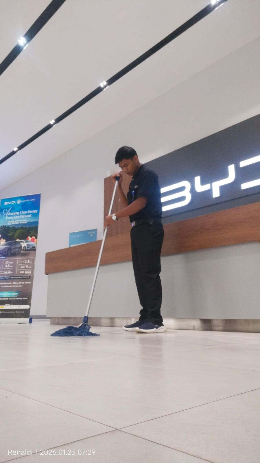 OB / OG (Office Boy)